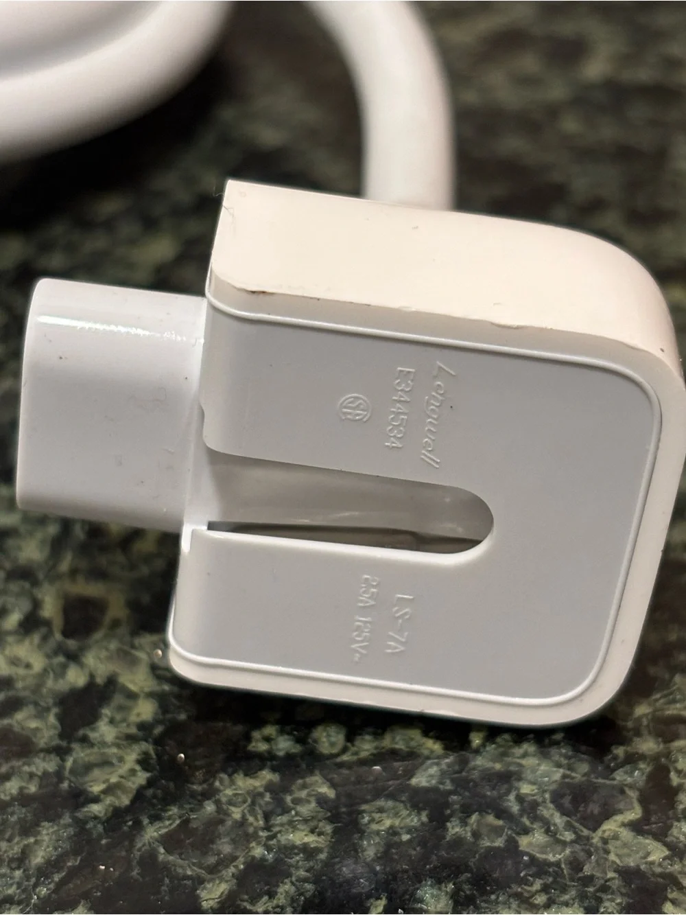 Apple White Magnetic Power Cable with Right-Angle Connector